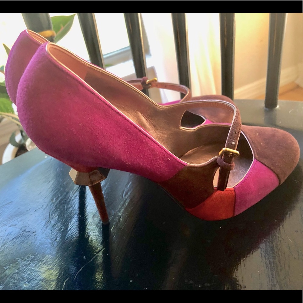 Unique Designer Miu Miu Heels. Jewel shape heel. pink and Brown.